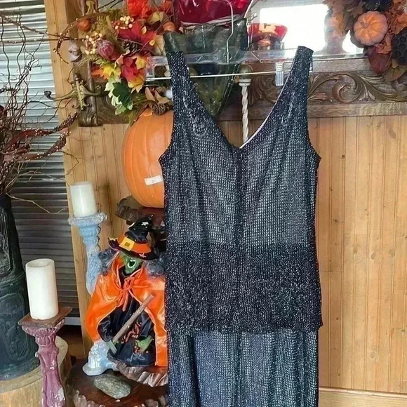 Ladies blushe impressions black gown. Size 10. This dress is stunning! - Picture 5 of 8